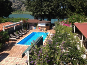 Гостиница Berg Hotel  Дальян